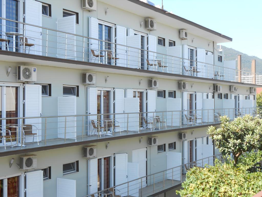 Hotel Neon Astron Kamena Vourla Exterior foto